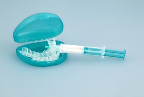 take-home teeth whitening kit